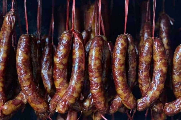 Lạp xưởng hun khói Lào Cai