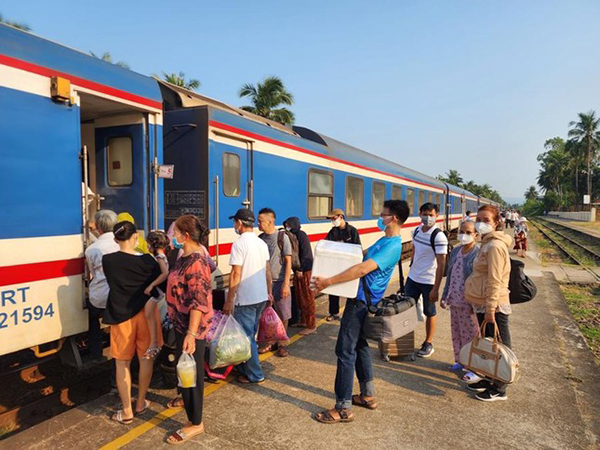 Nên mang gọn gàng hành lý khi đi tàu