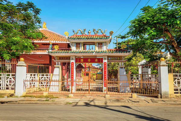 Dinh Vạn Thủy Tú - Nơi thờ thần Nam Hải (Cá Ông), lưu giữ bộ xương cá voi lớn nhất Đông Nam Á