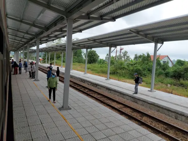 Hành khách nên đến ga trước 30 phút để làm thủ tục