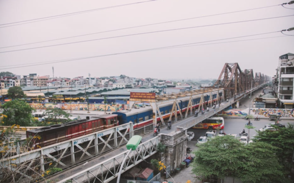 Cầu Long Biên - Nơi tàu Năm Cửa Ô lướt qua, là biểu tượng gắn bó mật thiết với lịch sử và ký ức Hà Nội