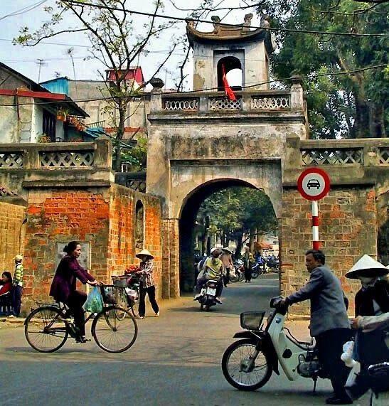 Tàu 5 cửa ô một góc nhìn về Hà Nội