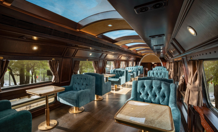 Tàu 5 cửa ô toa Vip Chợ Dừa tầng 2