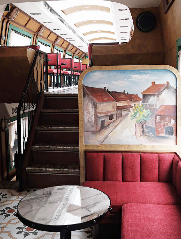 Độc đáo phong cách cổ điển trên tàu Hà Nội 5 cửa ô