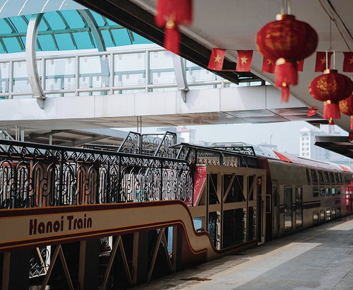 Bên ngoài tàu Hà Nội 5 Cửa Ô